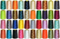 多着色された頑丈なポリエステル糸は40/2の50/2の60/2の5000ヤードをより合わせる