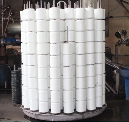 Yizheng Fiber Material 302 402 502 スプンポリエステル 糸 縫製糸 中国製